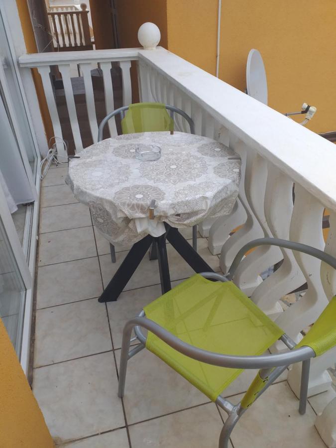 Apartmani Marijanovic Vir Exterior photo
