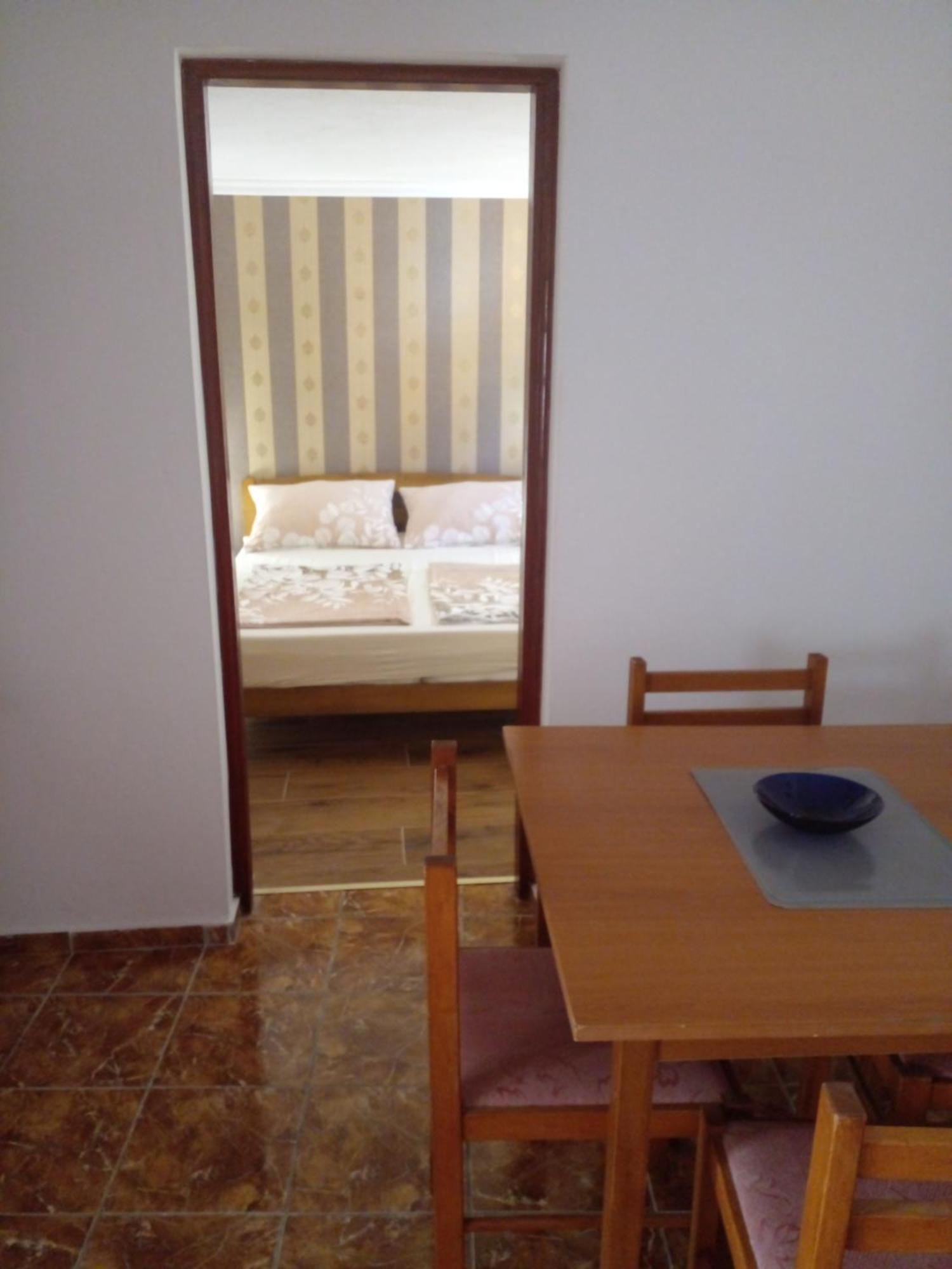 Apartmani Marijanovic Vir Exterior photo