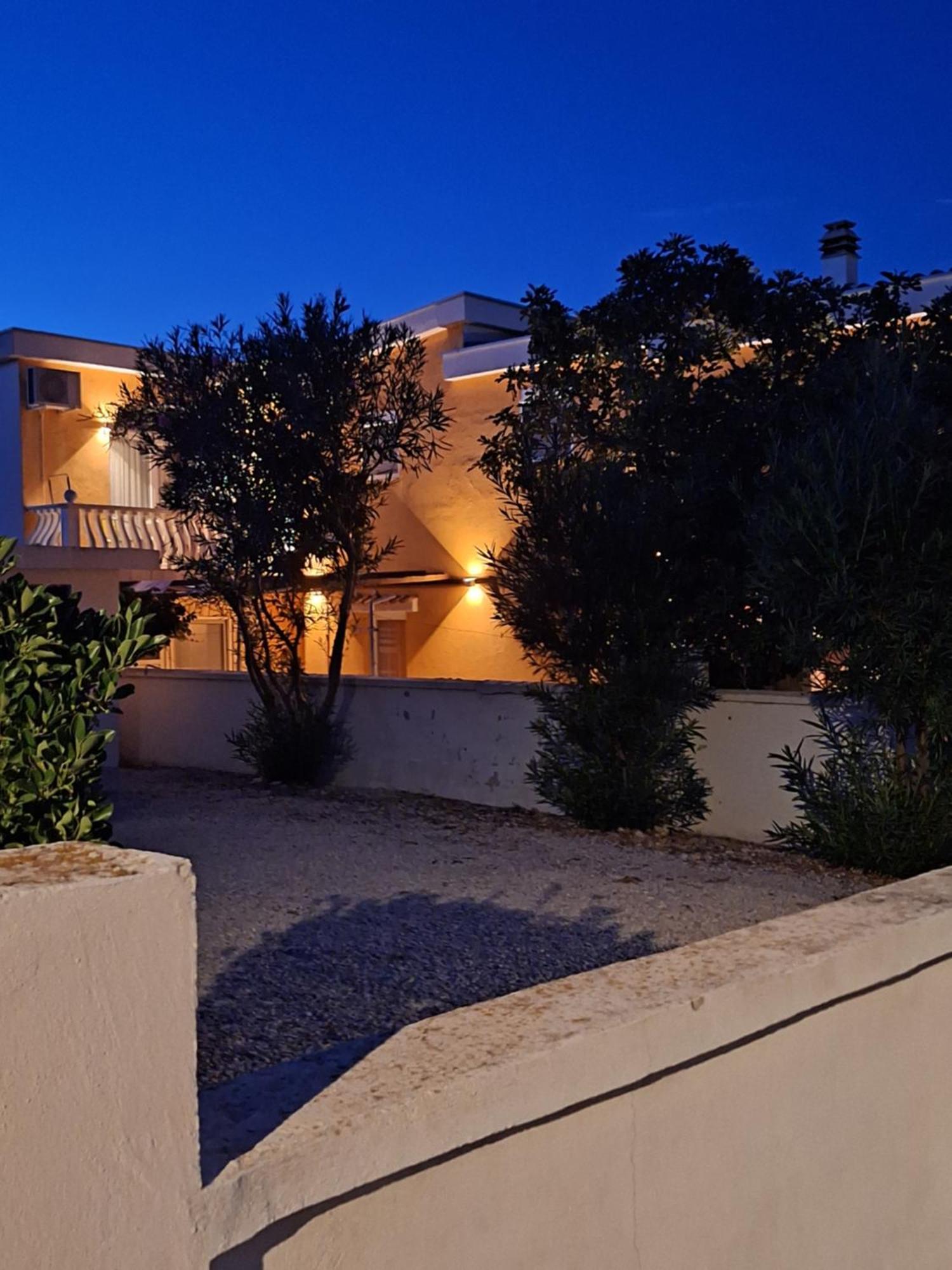 Apartmani Marijanovic Vir Exterior photo